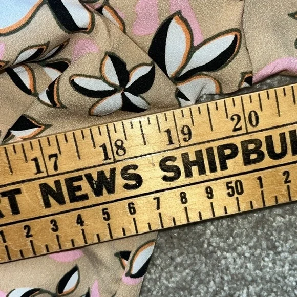 Banana Republic Tan Printed Ruffle Sleeve Shirt Dress Size 6 NWT - Picture 11 of 14